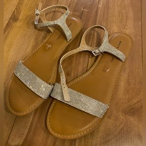NEW without tags silver Sandals